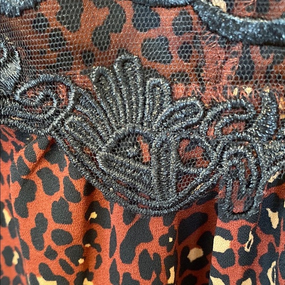 Cure New With Tags Rust Leopard Print Blouse With Sheer Mesh Crochet Neckline - Picture 8 of 15